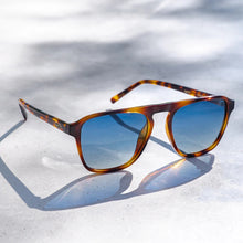 Load image into Gallery viewer, Emerson Aviator- Whiskey Brown/ Gradient Blue Lens